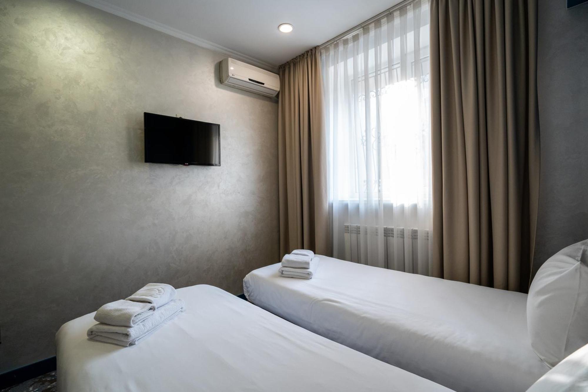 Mildom Express Hotel Almaty Eksteriør billede